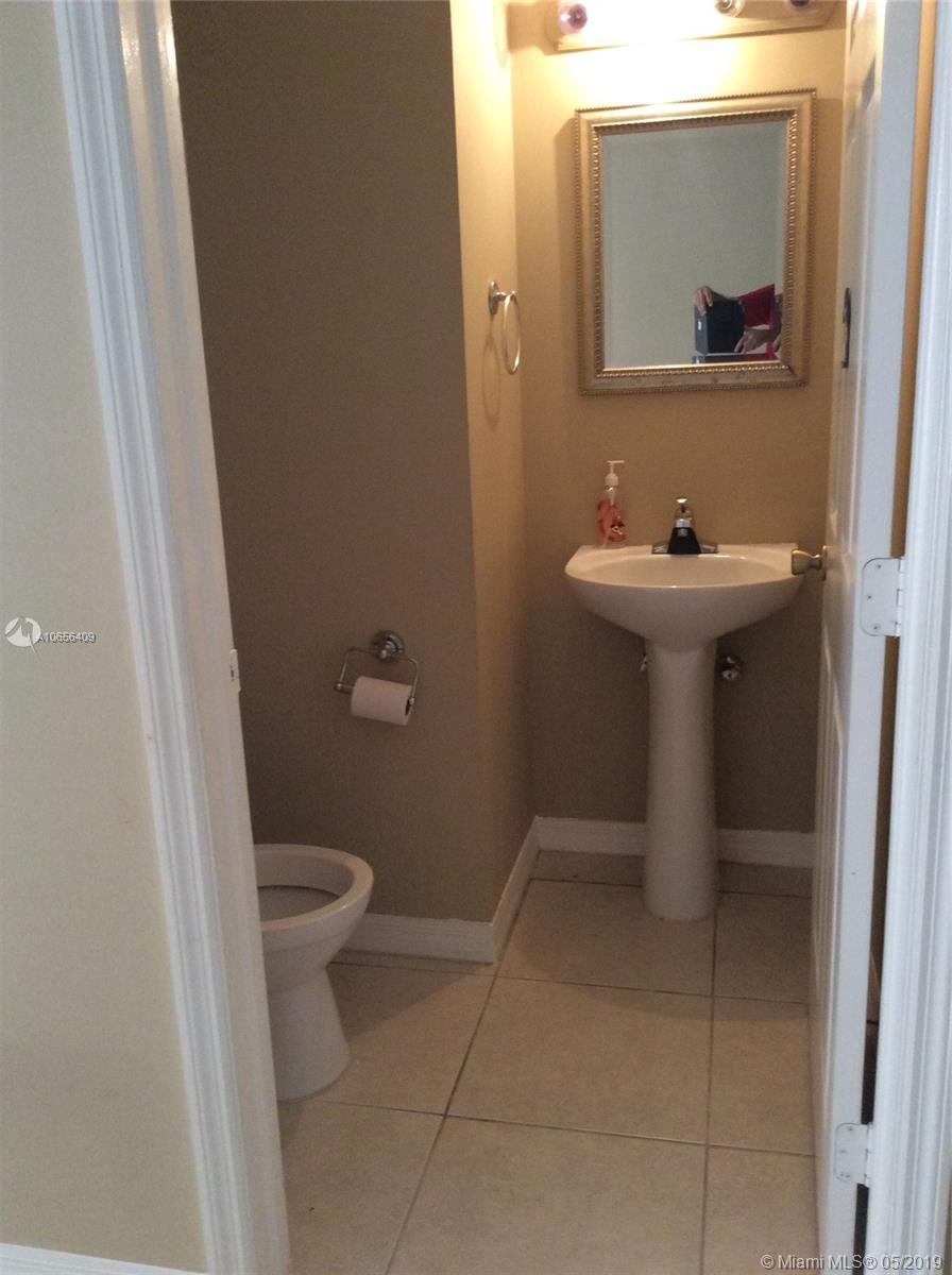 SAGA BAY TOWNHOMES 1ST AD - Residential