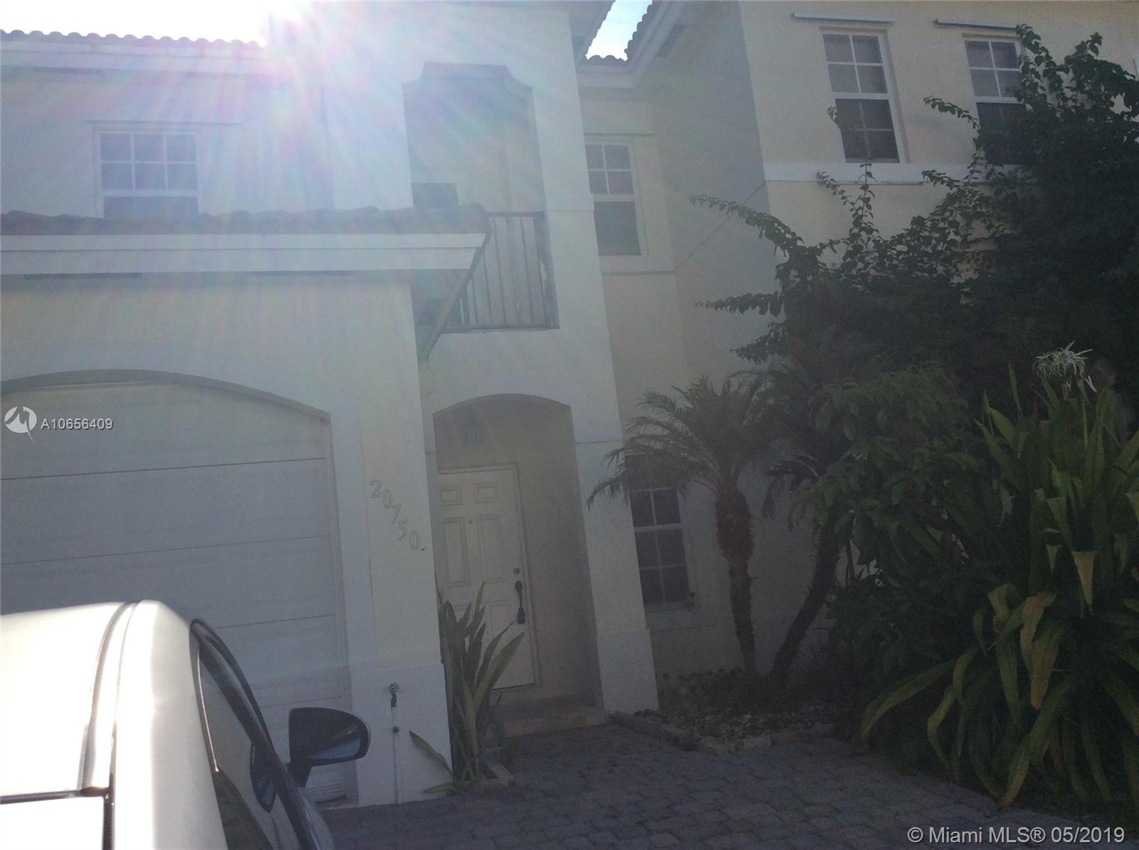 SAGA BAY TOWNHOMES 1ST AD - Residential