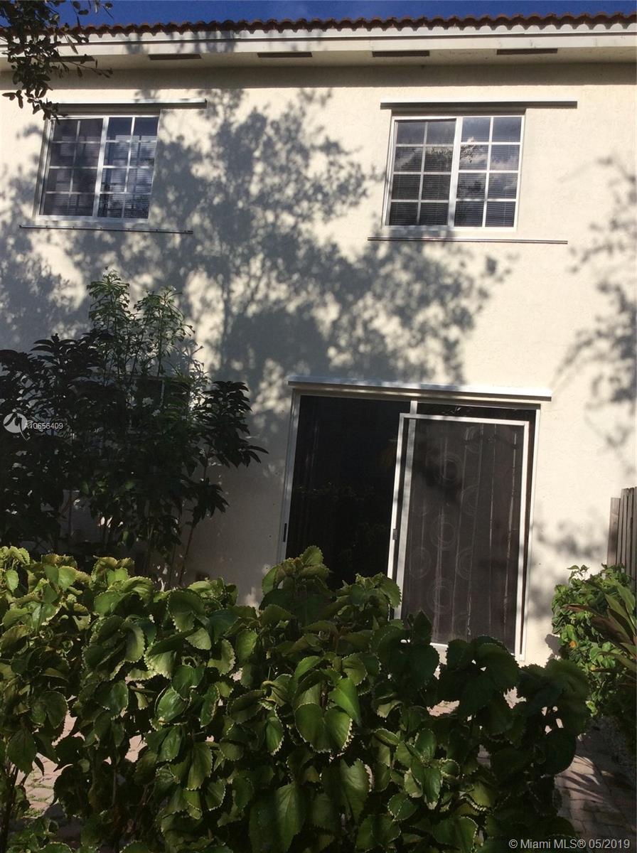 SAGA BAY TOWNHOMES 1ST AD - Residential