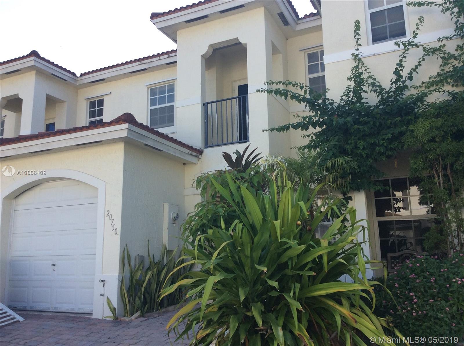 SAGA BAY TOWNHOMES 1ST AD - Residential