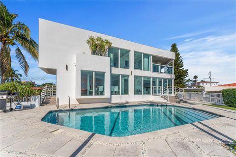 7504 W Treasure Dr North Bay Village FL 33141