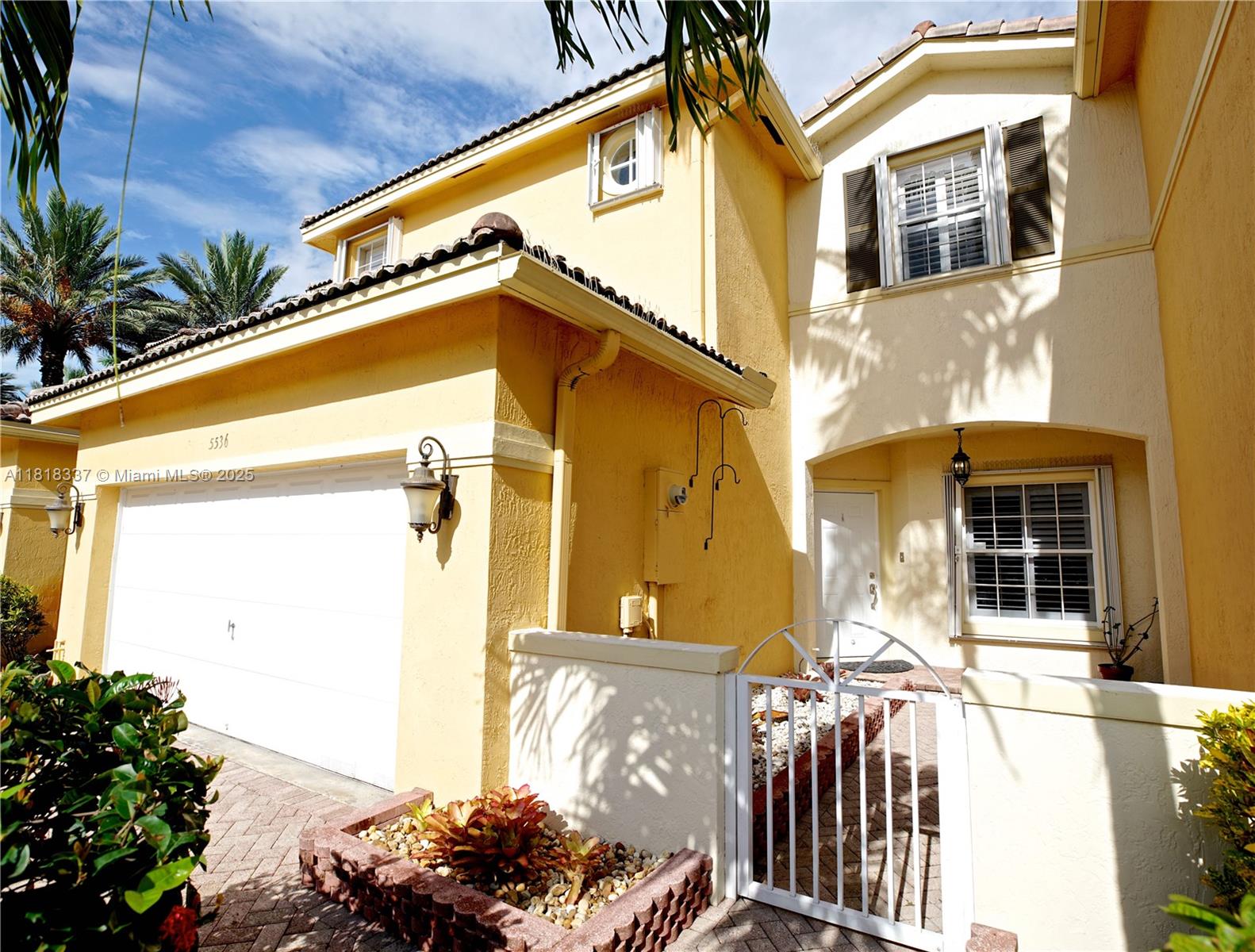 5536 Nw 113th Pl, Doral, Miami-Dade County, Florida - 3 Bedrooms  
3 Bathrooms - 