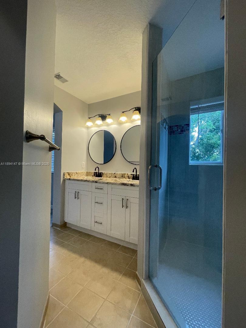 RENAISSANCE SEC 4 1 - Residential Lease