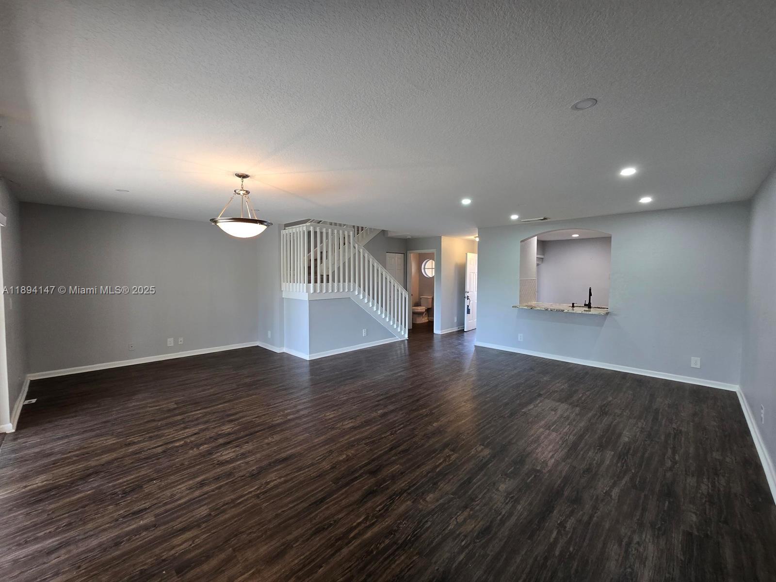 RENAISSANCE SEC 4 1 - Residential Lease