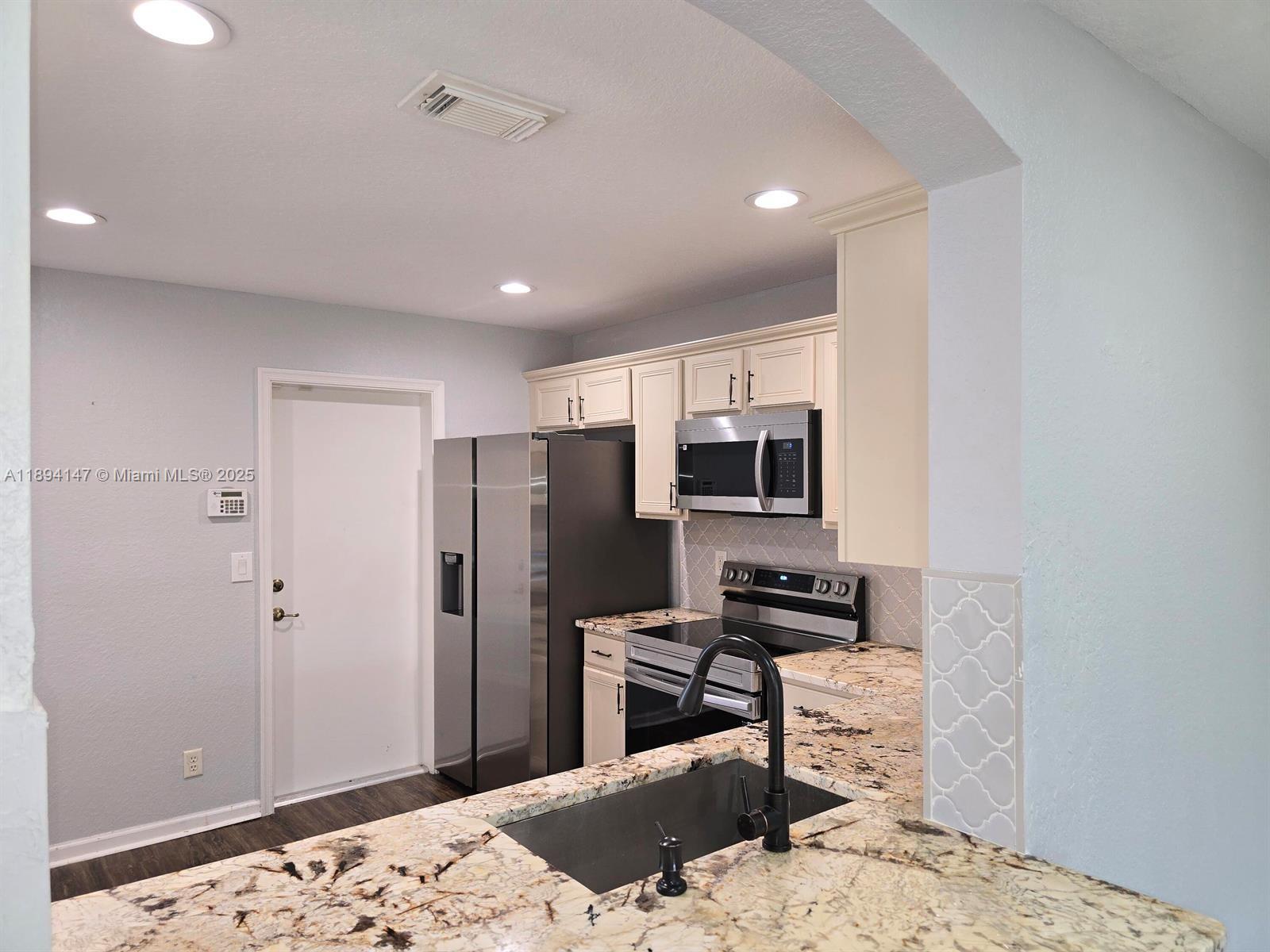 View photos, virtual tours, details... 6132 Southard St