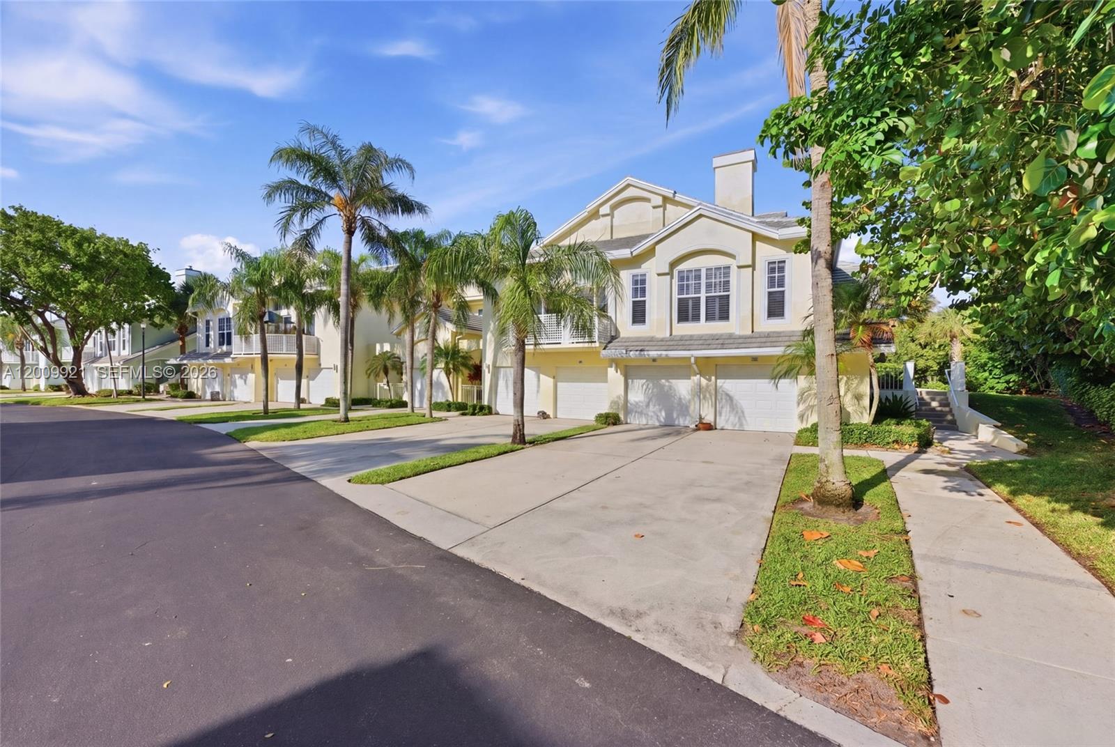 View photos, virtual tours, details... 109 Mainsail Cir 1