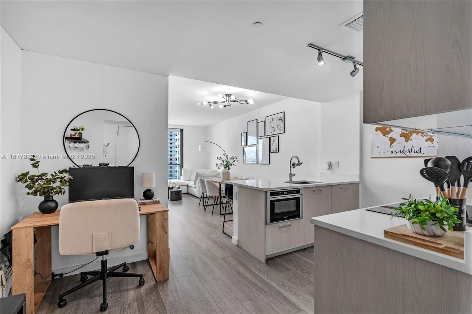 PARAISO BAYVIEWS CONDO - Residential