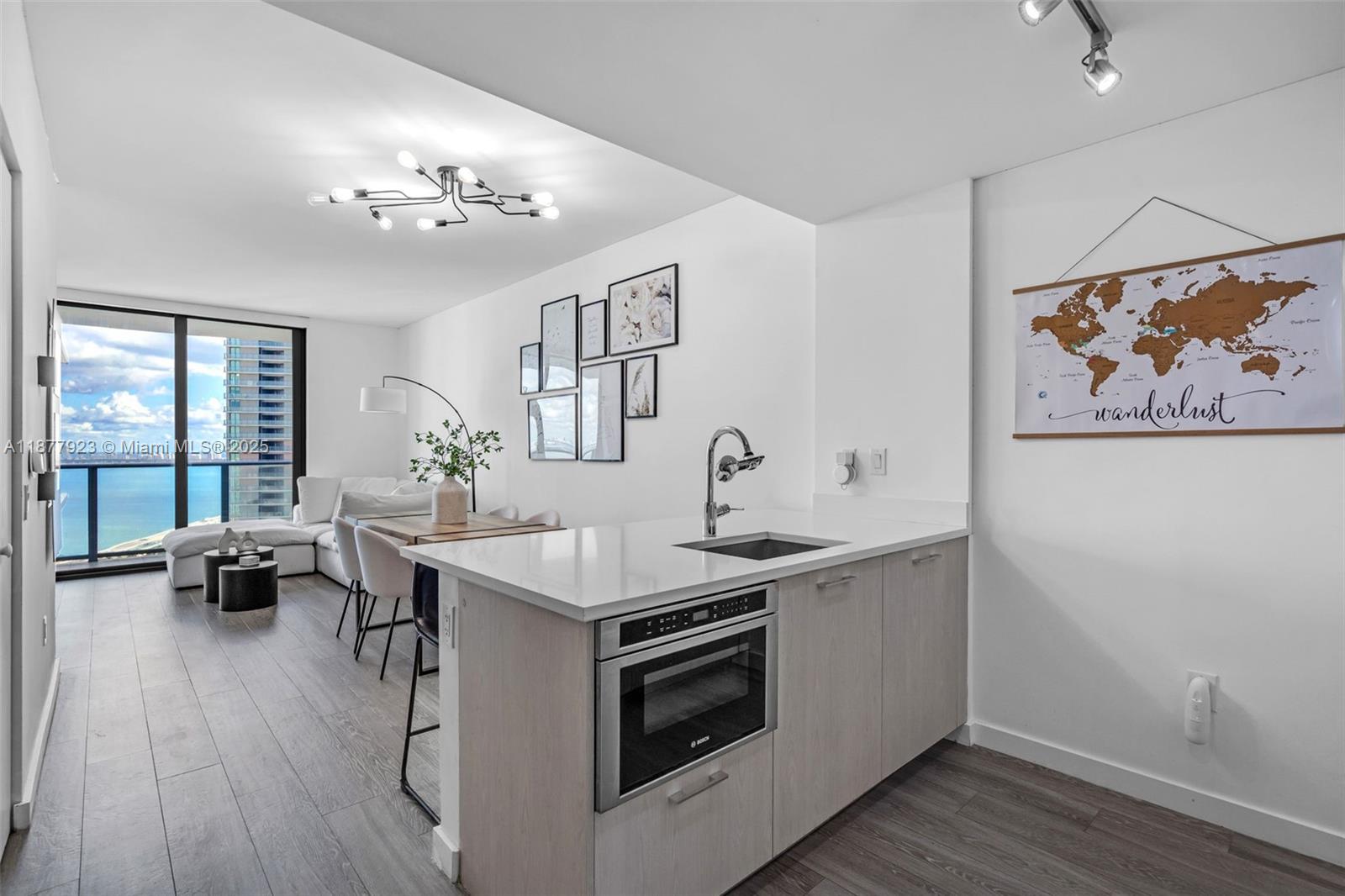 PARAISO BAYVIEWS CONDO - Residential