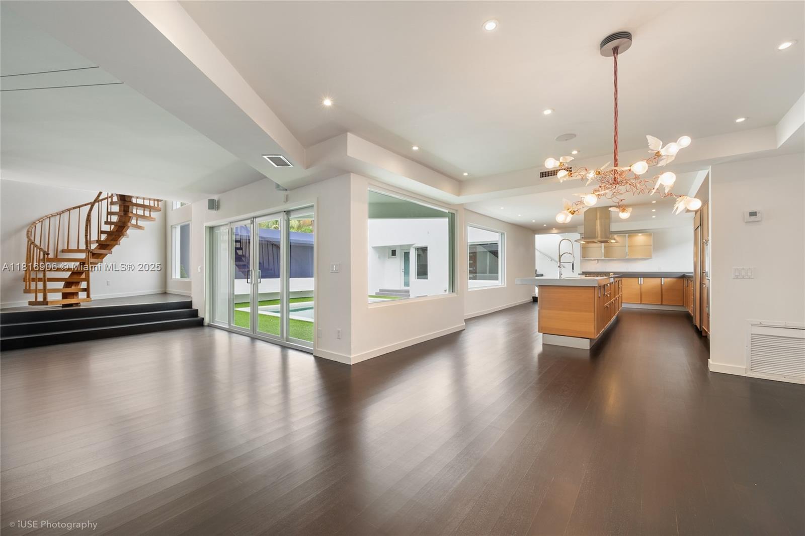 COCONUT GROVE MANOR - Residential Lease