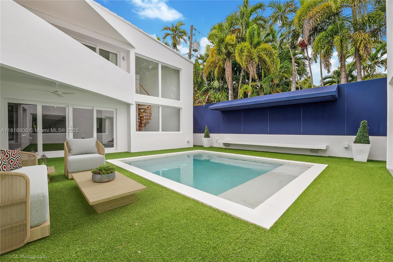 COCONUT GROVE MANOR - Residential Lease
