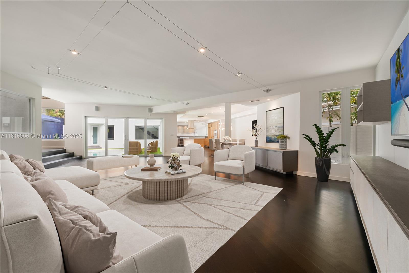 COCONUT GROVE MANOR - Residential Lease