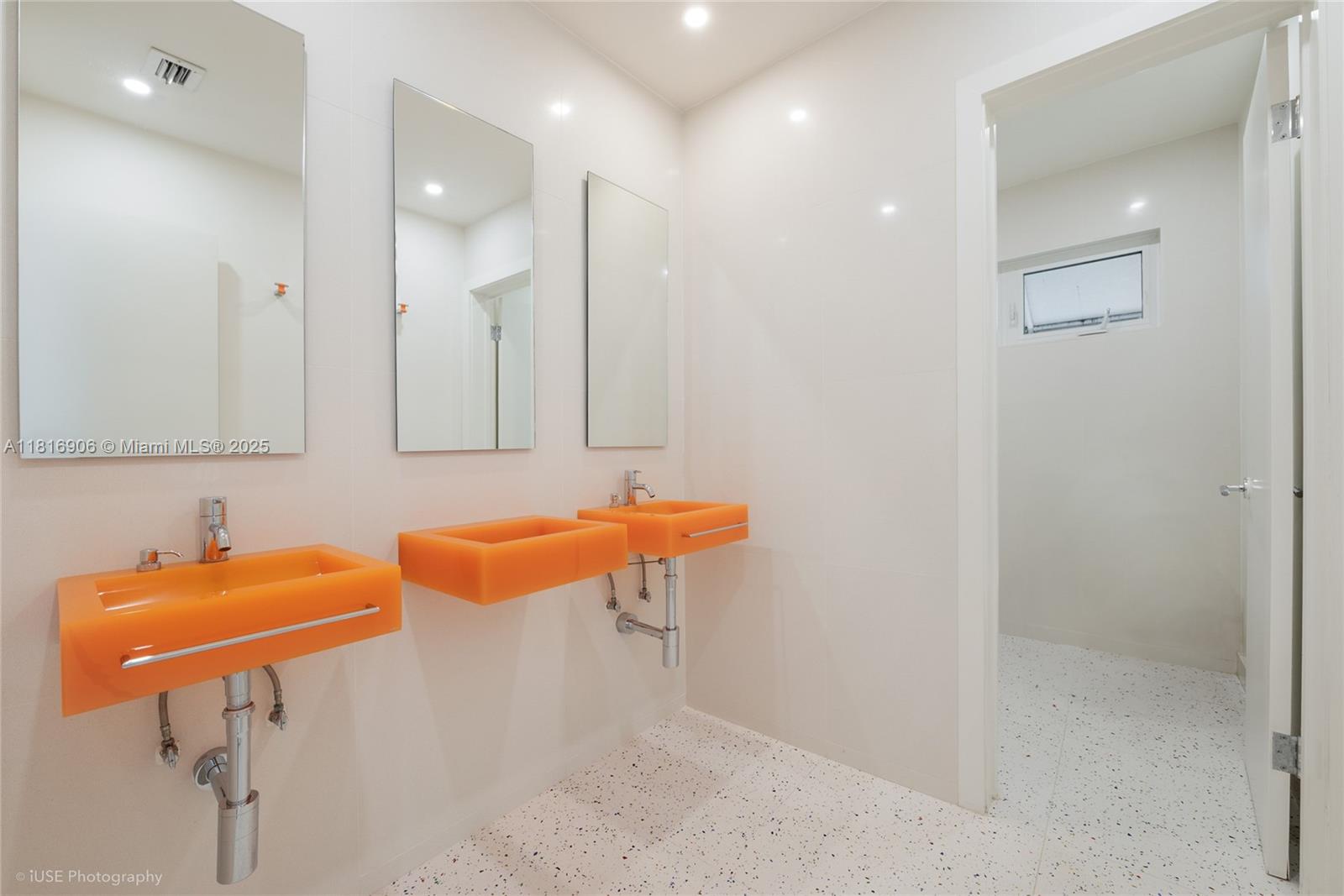 COCONUT GROVE MANOR - Residential Lease