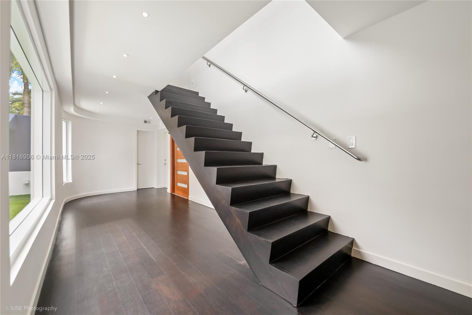 COCONUT GROVE MANOR - Residential Lease