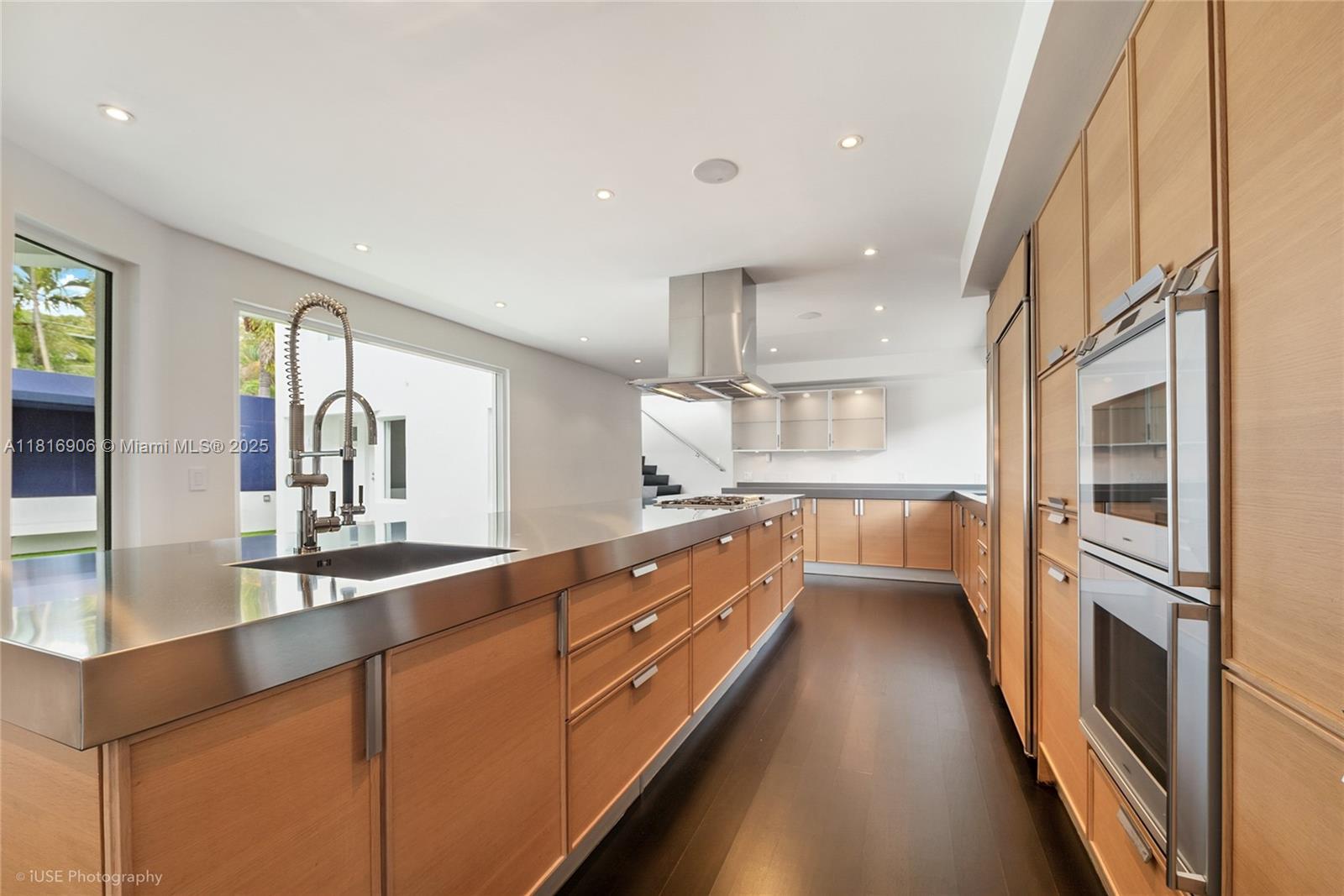 COCONUT GROVE MANOR - Residential Lease