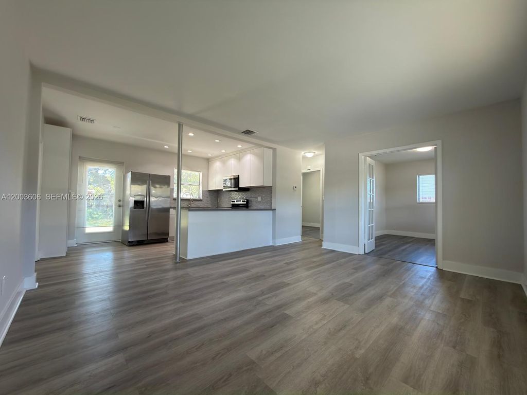 Photo of 1325 NW 11th Ct, Fort Lauderdale, FL 33311 (MLS # A12003606)