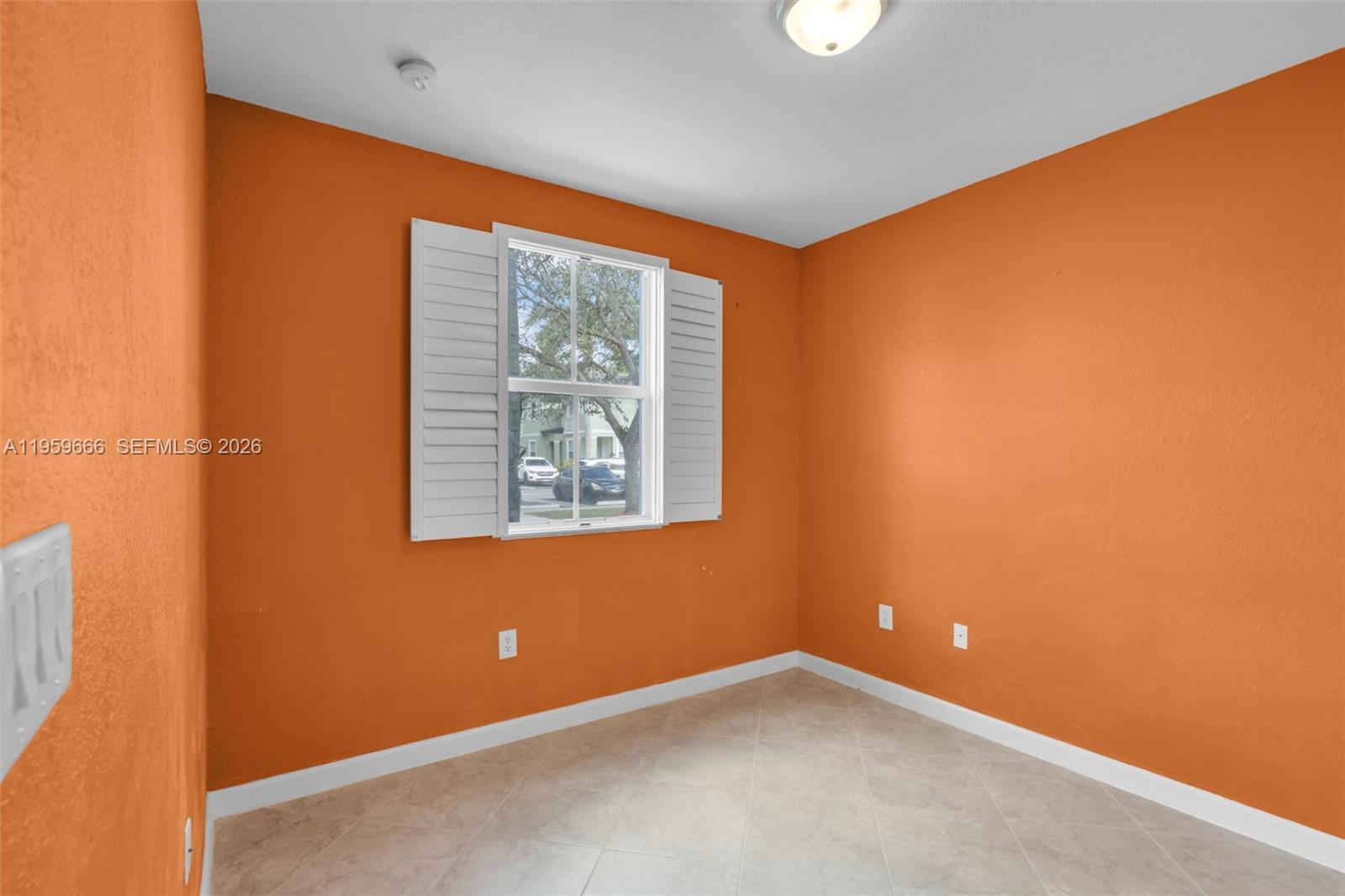 FIJI CONDO NO 3 - Residential