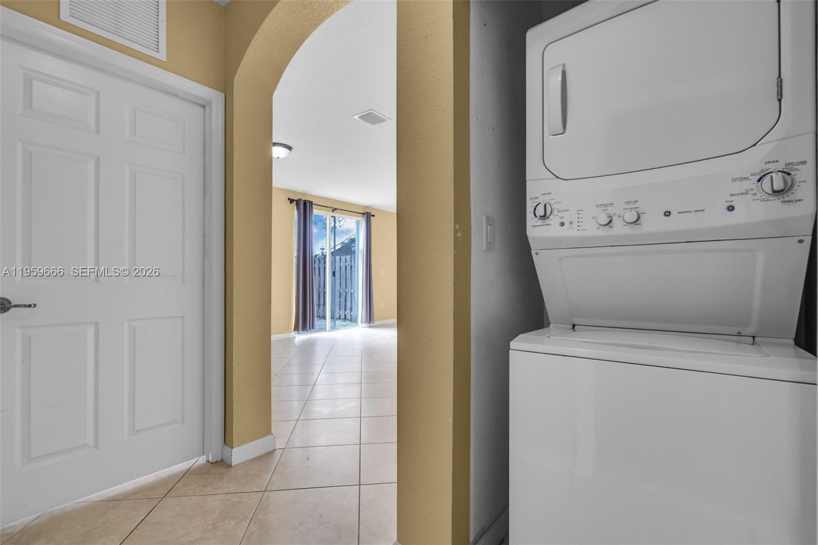 FIJI CONDO NO 3 - Residential