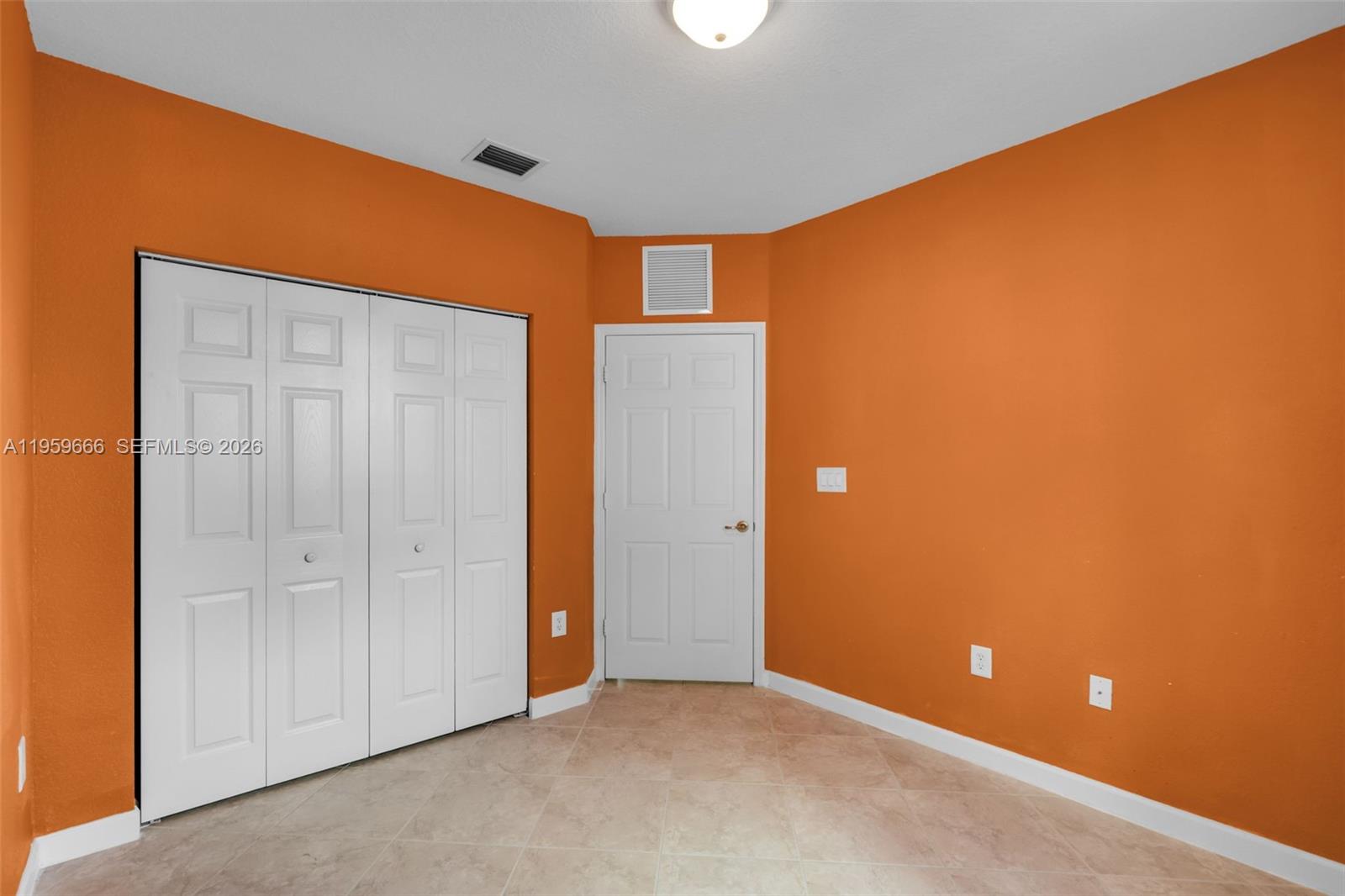 FIJI CONDO NO 3 - Residential