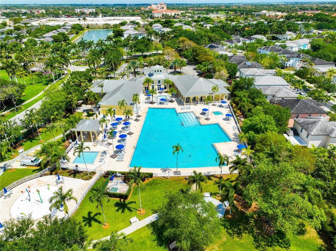 FIJI CONDO NO 3 - Residential