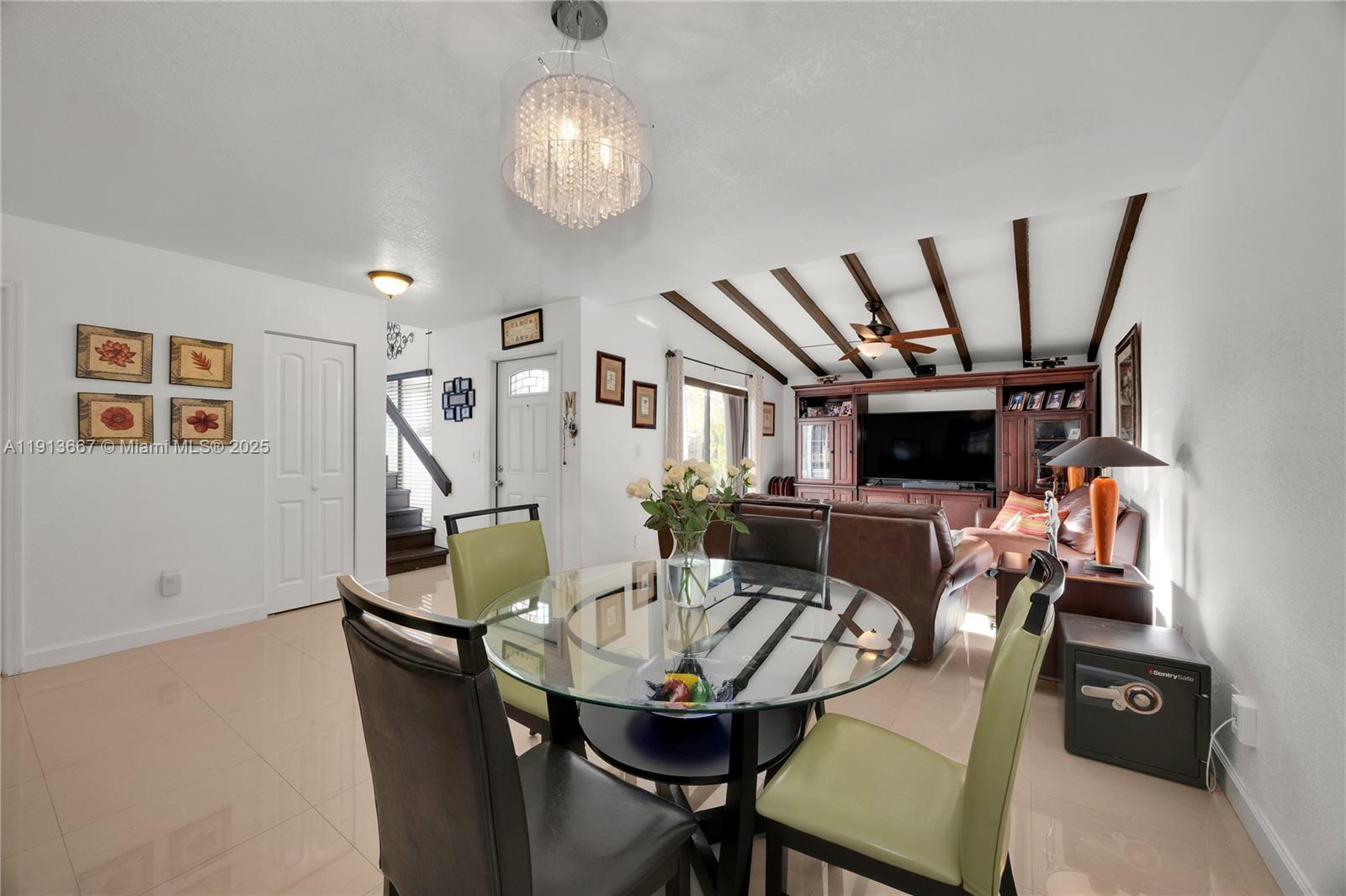 SNAPPER CREEK TOWNHOUSES - Residential