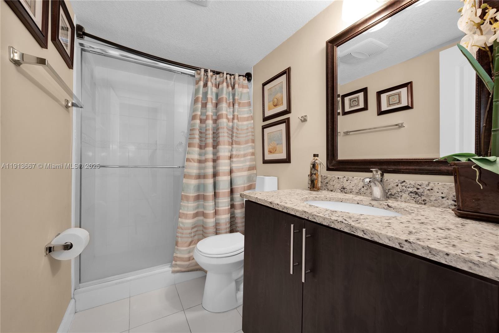 SNAPPER CREEK TOWNHOUSES - Residential