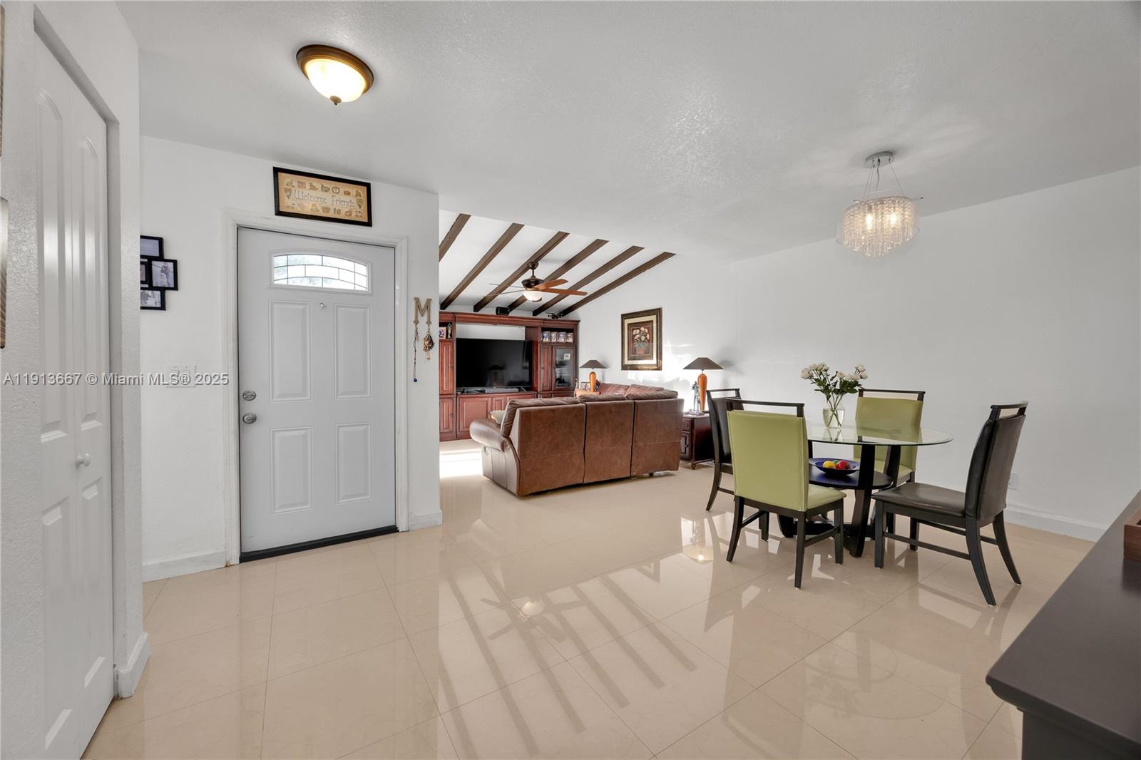 SNAPPER CREEK TOWNHOUSES - Residential