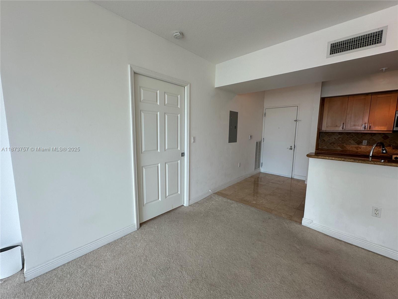 DUO CONDOMINIUM EAST - Residential