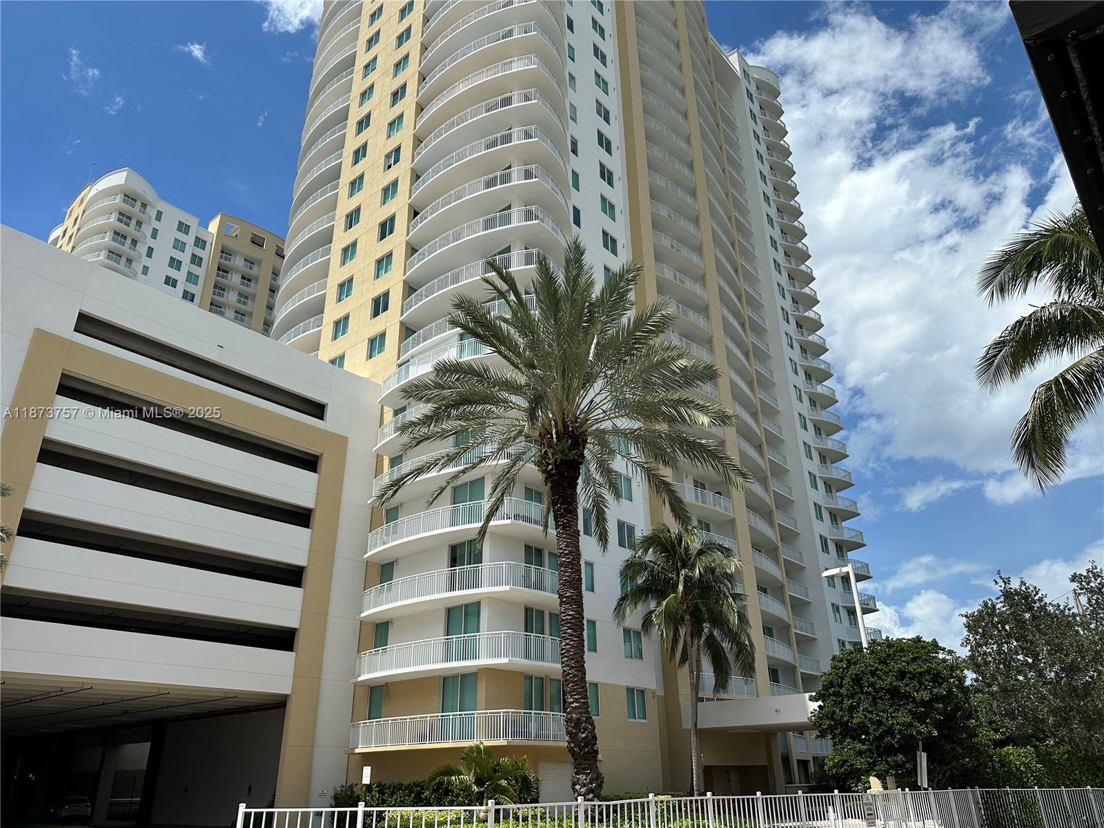 DUO CONDOMINIUM EAST - Residential