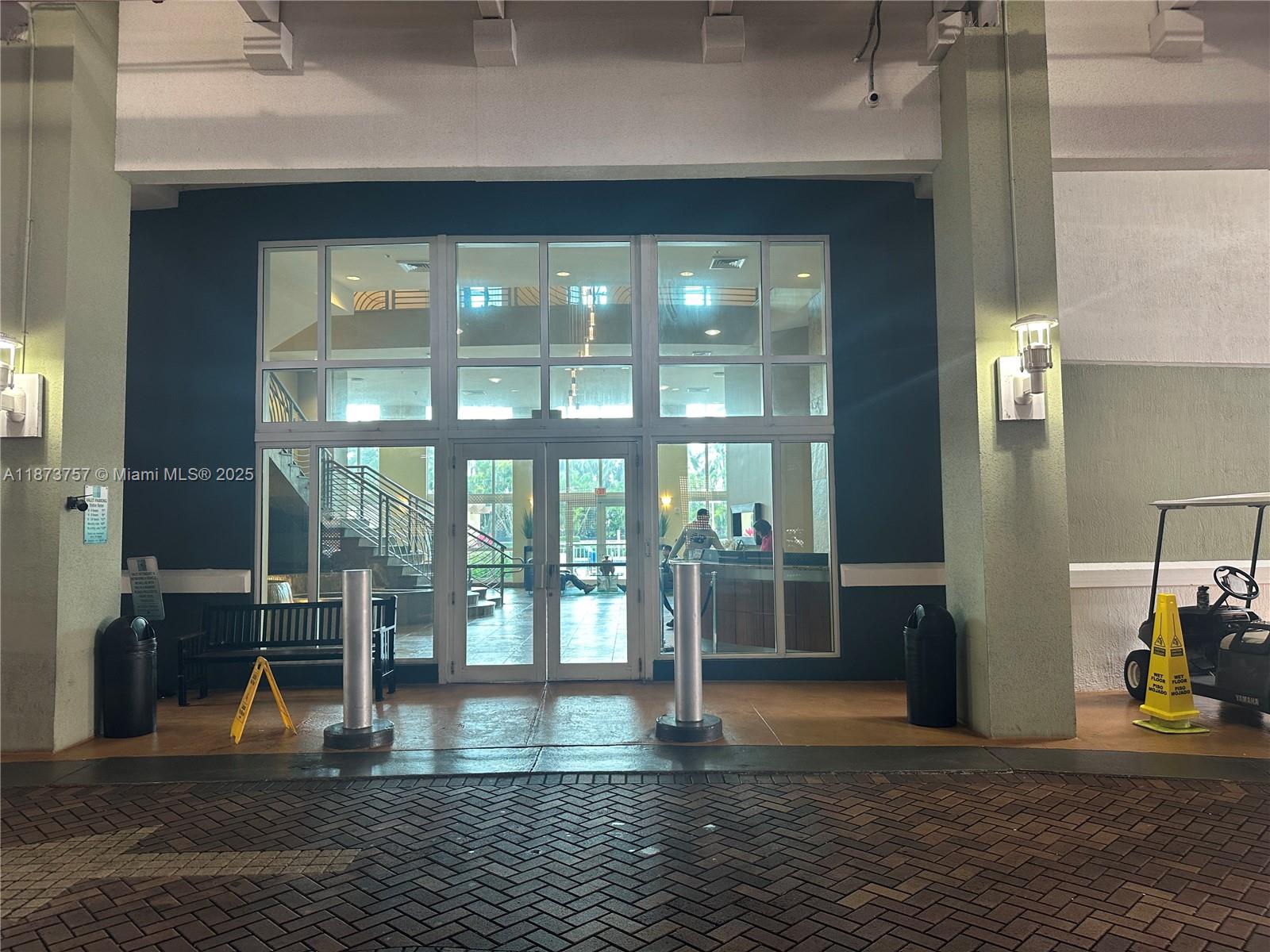 DUO CONDOMINIUM EAST - Residential