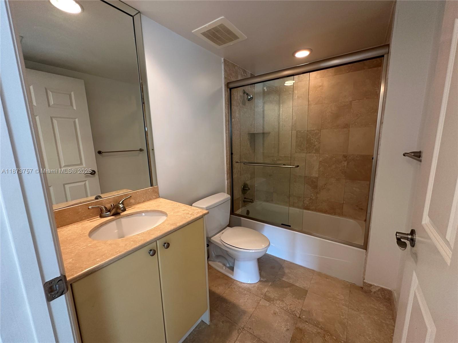 DUO CONDOMINIUM EAST - Residential