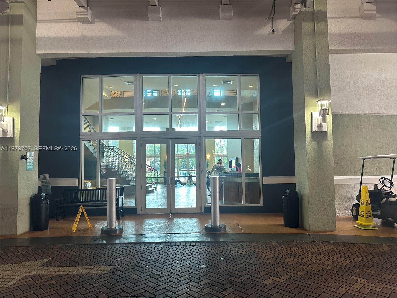 DUO CONDOMINIUM EAST - Residential