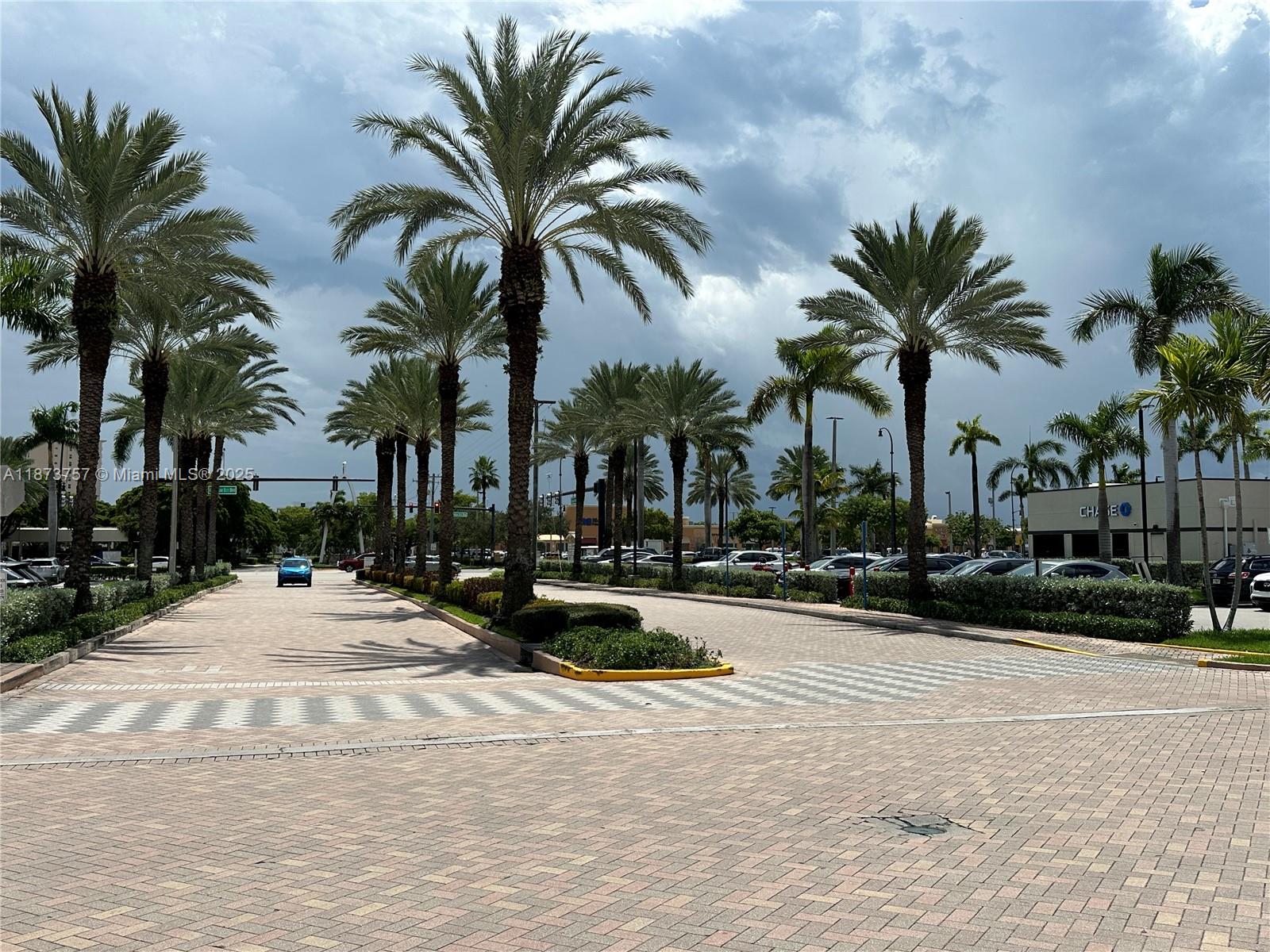 DUO CONDOMINIUM EAST - Residential