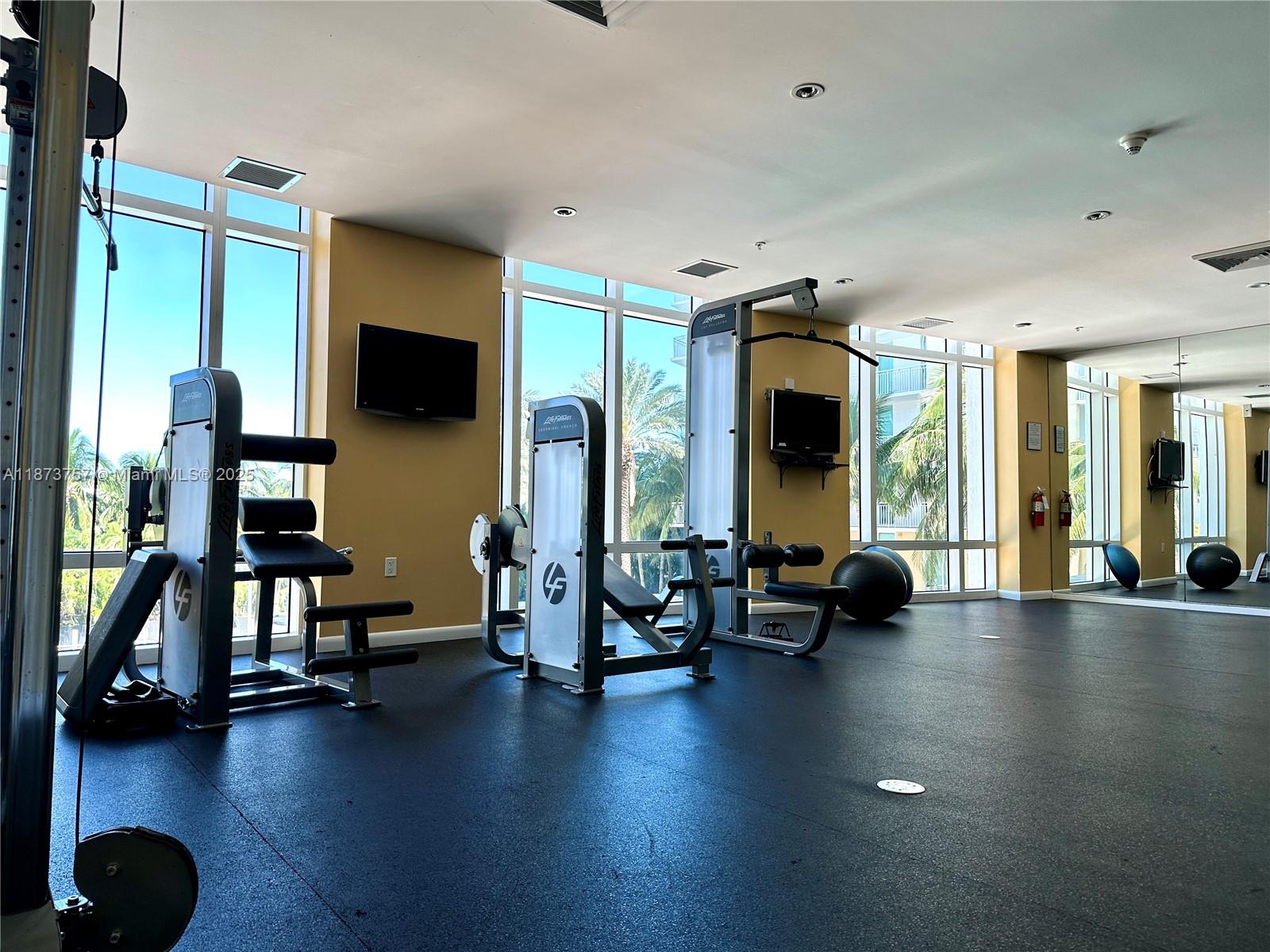 DUO CONDOMINIUM EAST - Residential