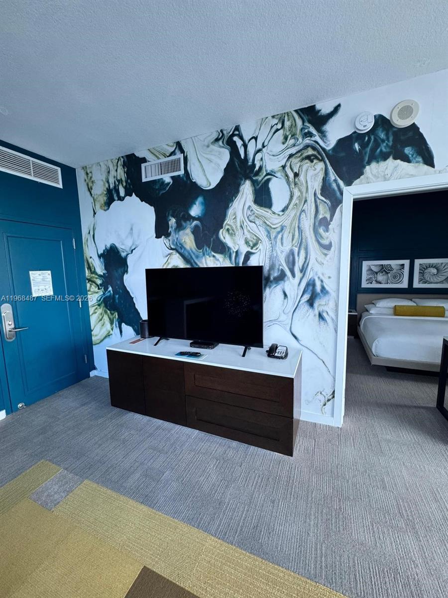 SOLE CONDO - Residential