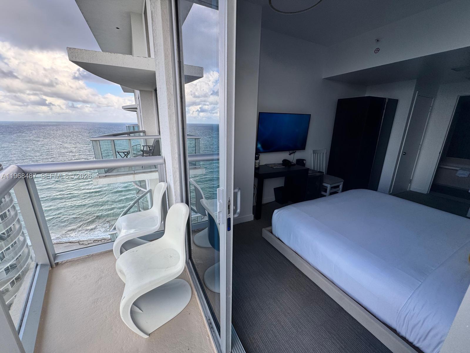 SOLE CONDO - Residential