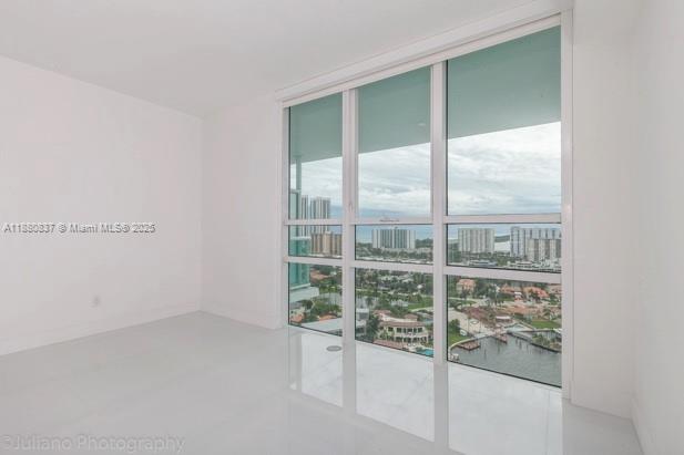 400 SUNNY ISLES CONDO EAS - Residential Lease