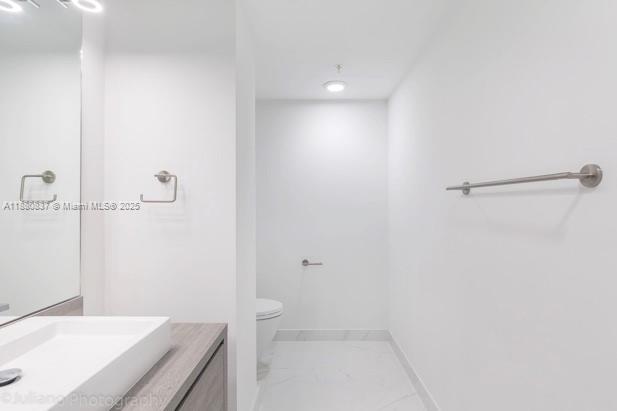 400 SUNNY ISLES CONDO EAS - Residential Lease