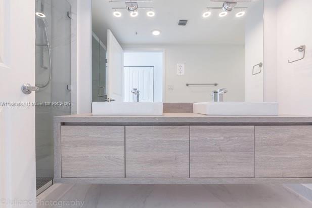 400 SUNNY ISLES CONDO EAS - Residential Lease