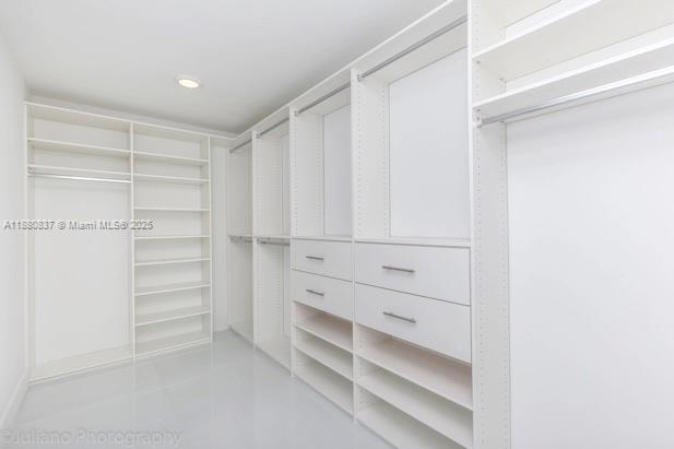 400 SUNNY ISLES CONDO EAS - Residential Lease