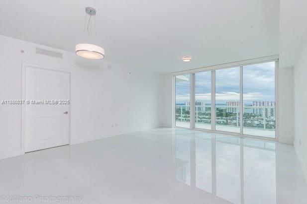 400 SUNNY ISLES CONDO EAS - Residential Lease
