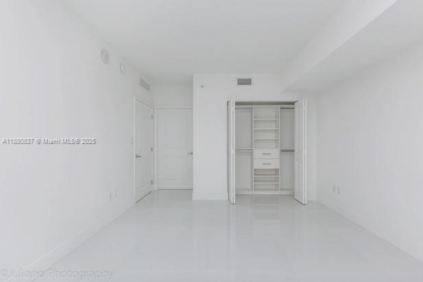 400 SUNNY ISLES CONDO EAS - Residential Lease