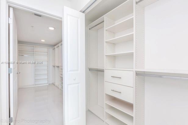 400 SUNNY ISLES CONDO EAS - Residential Lease