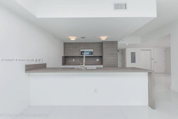 400 SUNNY ISLES CONDO EAS - Residential Lease