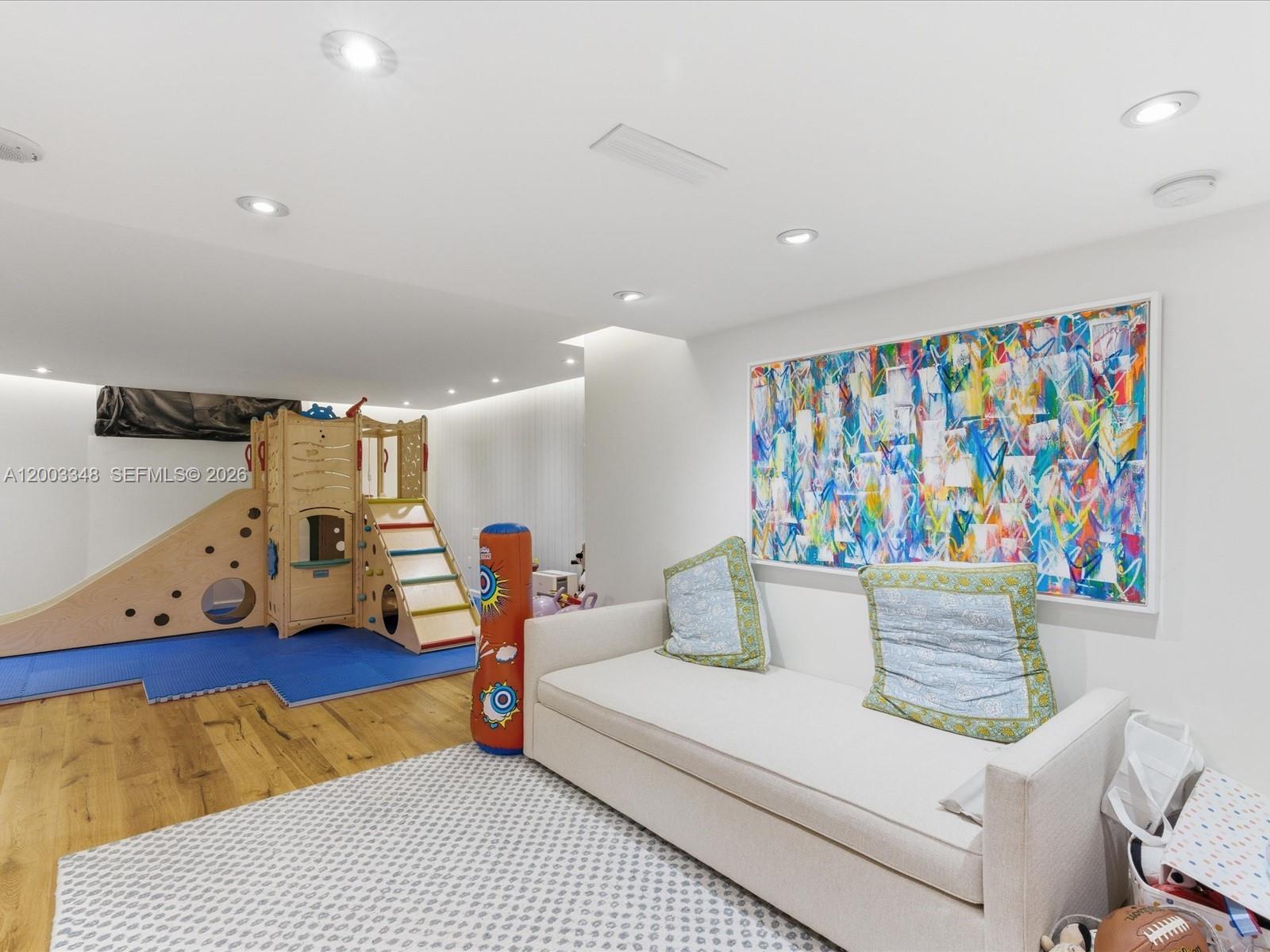 MAR-AZUL CONDO - Residential