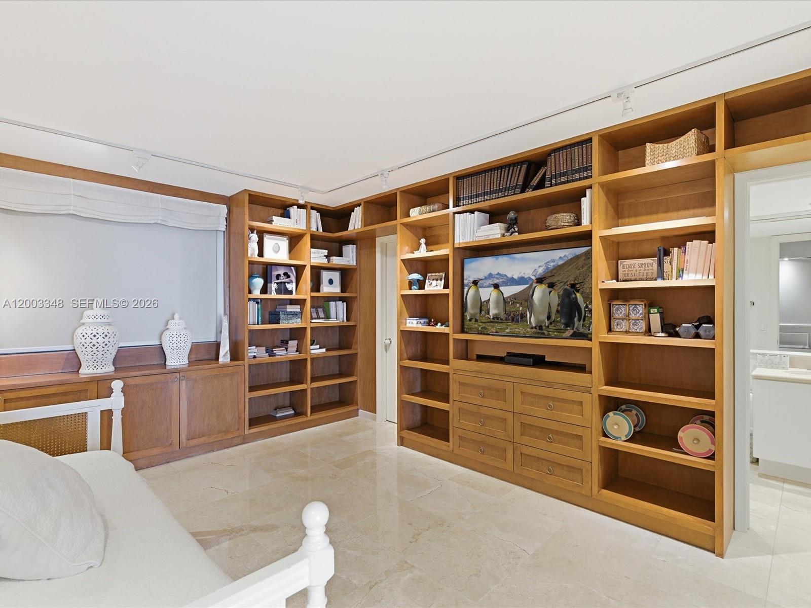 MAR-AZUL CONDO - Residential