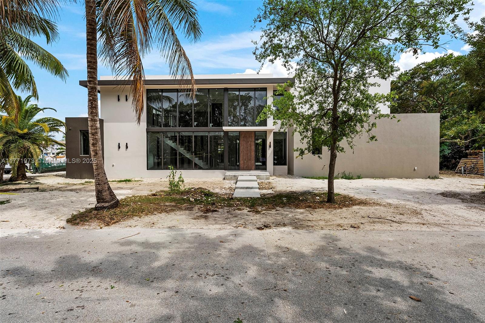6250 Sw 78th St, South Miami, Miami-Dade County, Florida - 6 Bedrooms  
8 Bathrooms - 