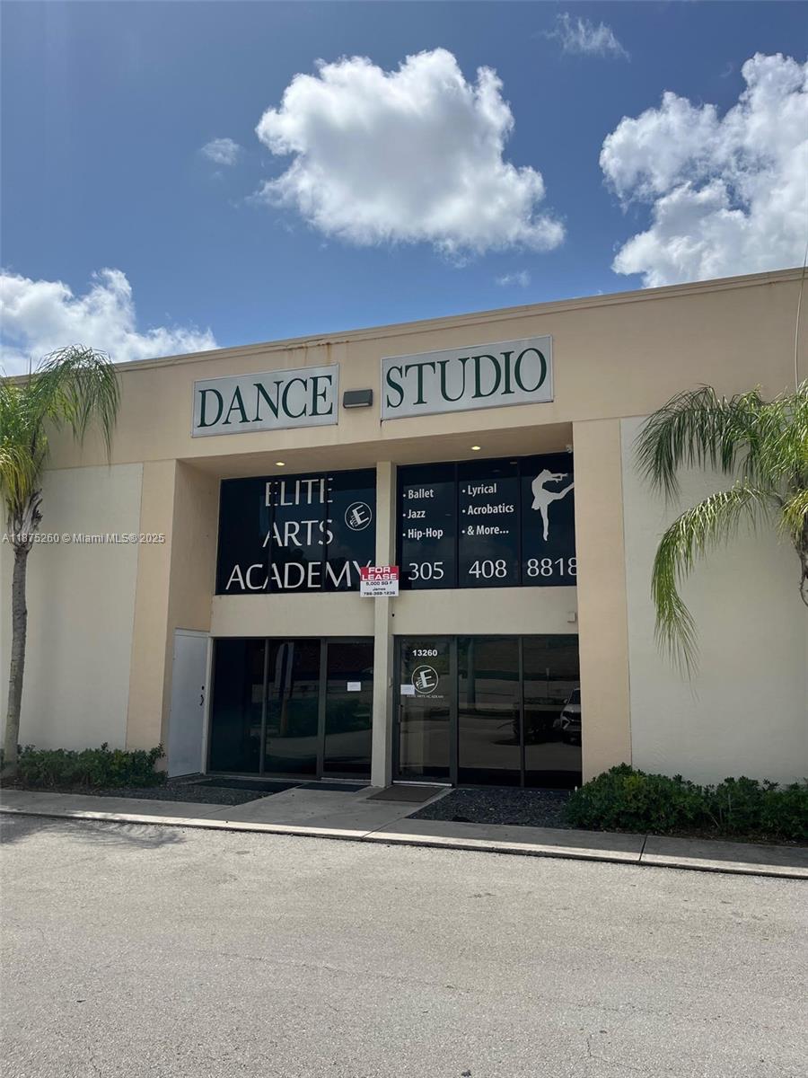 Prime Fitness / Martial Arts Studio Space – West Kendall, Miami-Dade
This 5,000 SF turnkey fitness studio is available in the heart of West Kendall, just minutes from the Turnpike, 874 Expressway and Southwest 137th Avenue. Built out specifically for dance, fitness, and martial arts use, this property is ready for immediate occupancy. The space features multiple private training rooms, fully air-conditioned interiors, and abundant on-site parking to accommodate clients and staff. With all necessary licenses in place for fitness studio operations, it provides a seamless opportunity for a new or expanding operator.
Highlights
5,000 SF built-out fitness / martial arts studio
Multiple private training rooms
Fully air-conditioned throughout
Ample parking for clients and staff