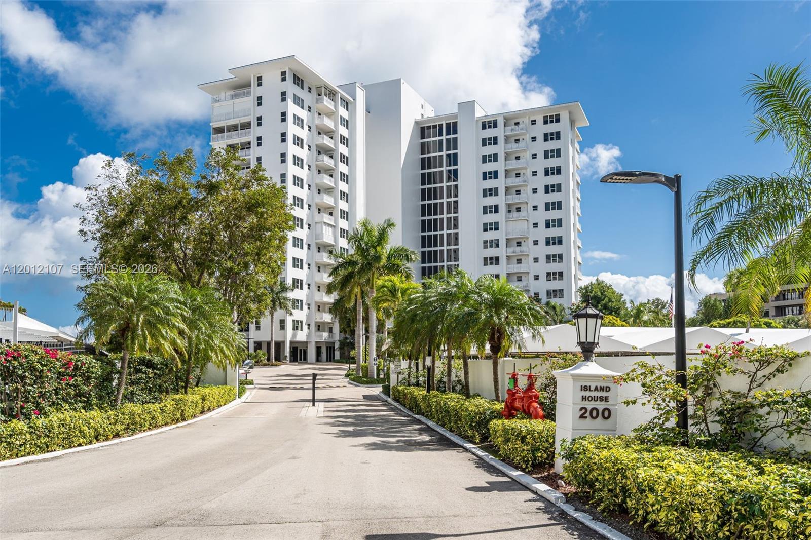 ISLAND HOUSE APT INC - CO - Residential