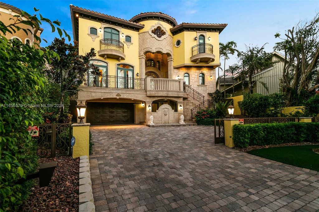Photo of 2306 Bay Dr, Pompano Beach, FL 33062 (MLS # A11655579)