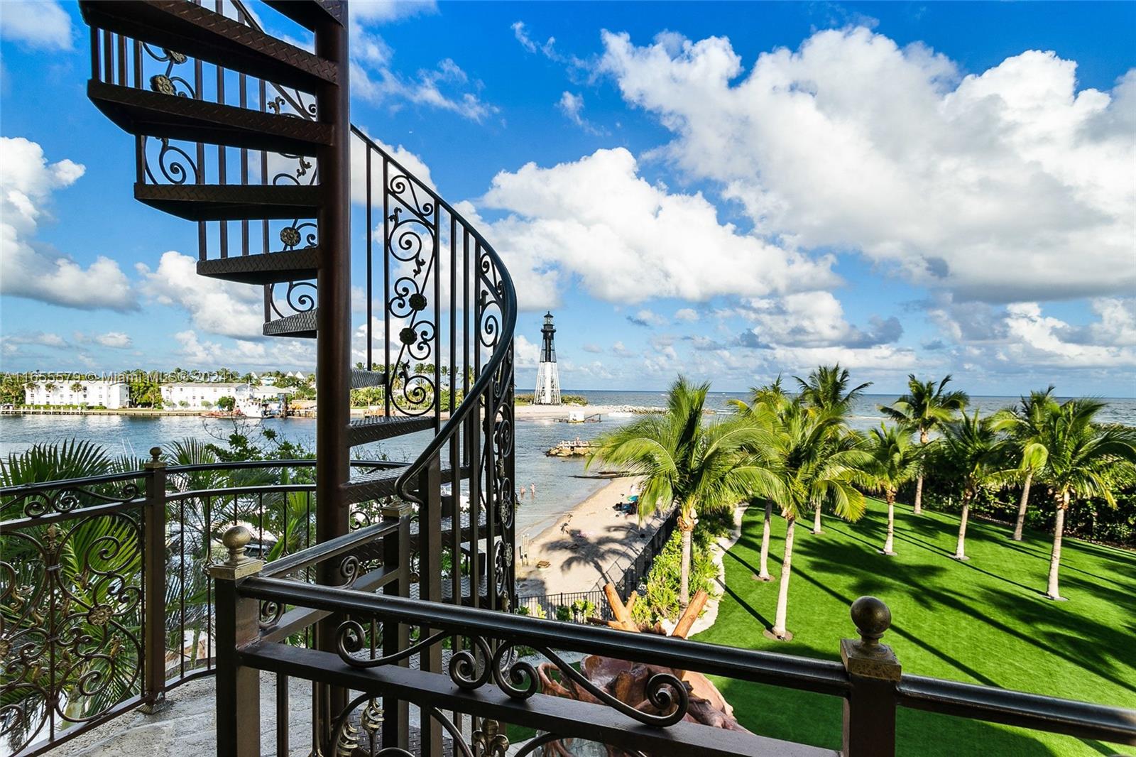 HILLSBORO SHORES SEC A - Residential Lease